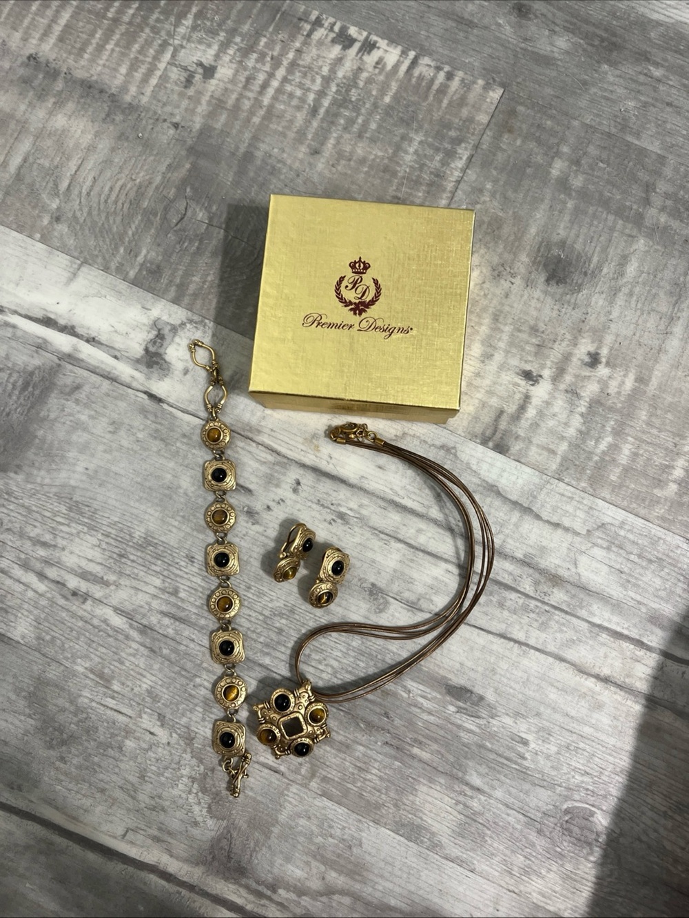 Premier Designs Catwalk Gold and Black Accent Jewelry Set